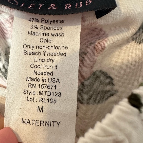 Beautiful off the shoulder maternity dress - Picture 4 of 4